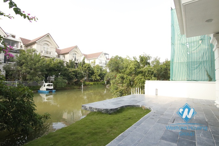 A gorgeous villa in Vinhome Riverside Long Bien for rent